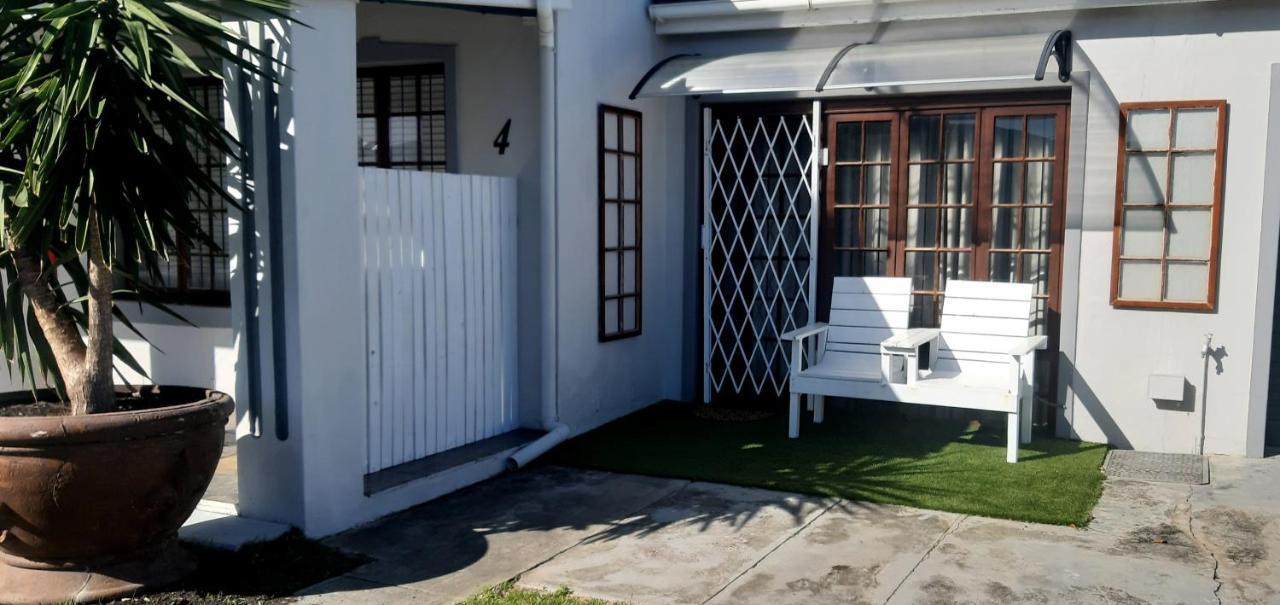 Shark Cove Little Cottage Kleinbaai エクステリア 写真