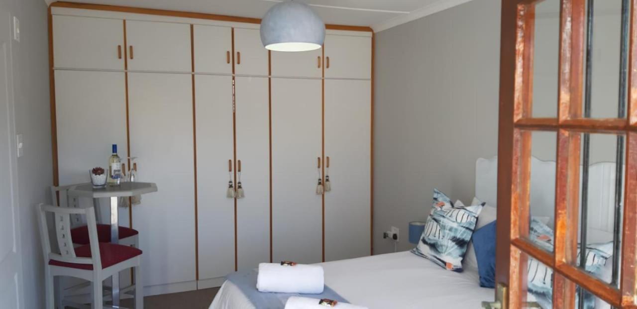 Shark Cove Little Cottage Kleinbaai エクステリア 写真
